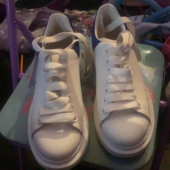 Alexander McQueen - Picture 5 of 9